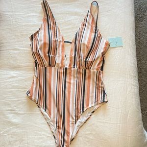 Cupshe one piece bathing suit